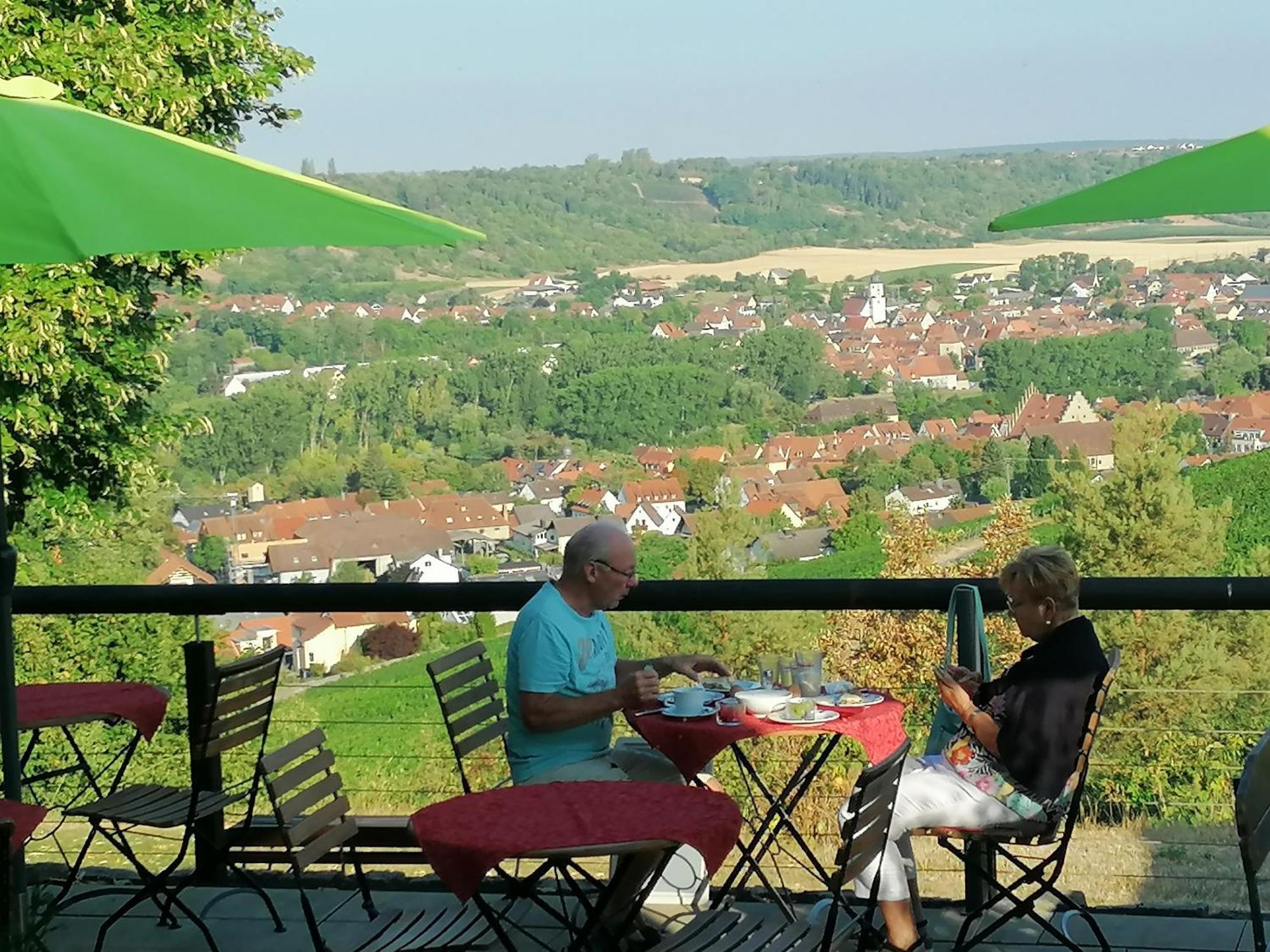 Kirschberghof Gaestehaus Und Weinverkauf Sommerhausen Luaran gambar